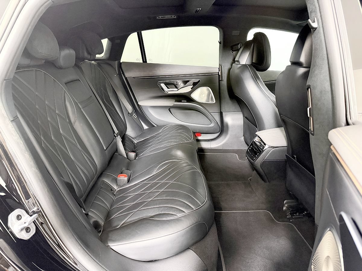Used 2022 Mercedes-Benz EQS 580 4MATIC Sedan image 41