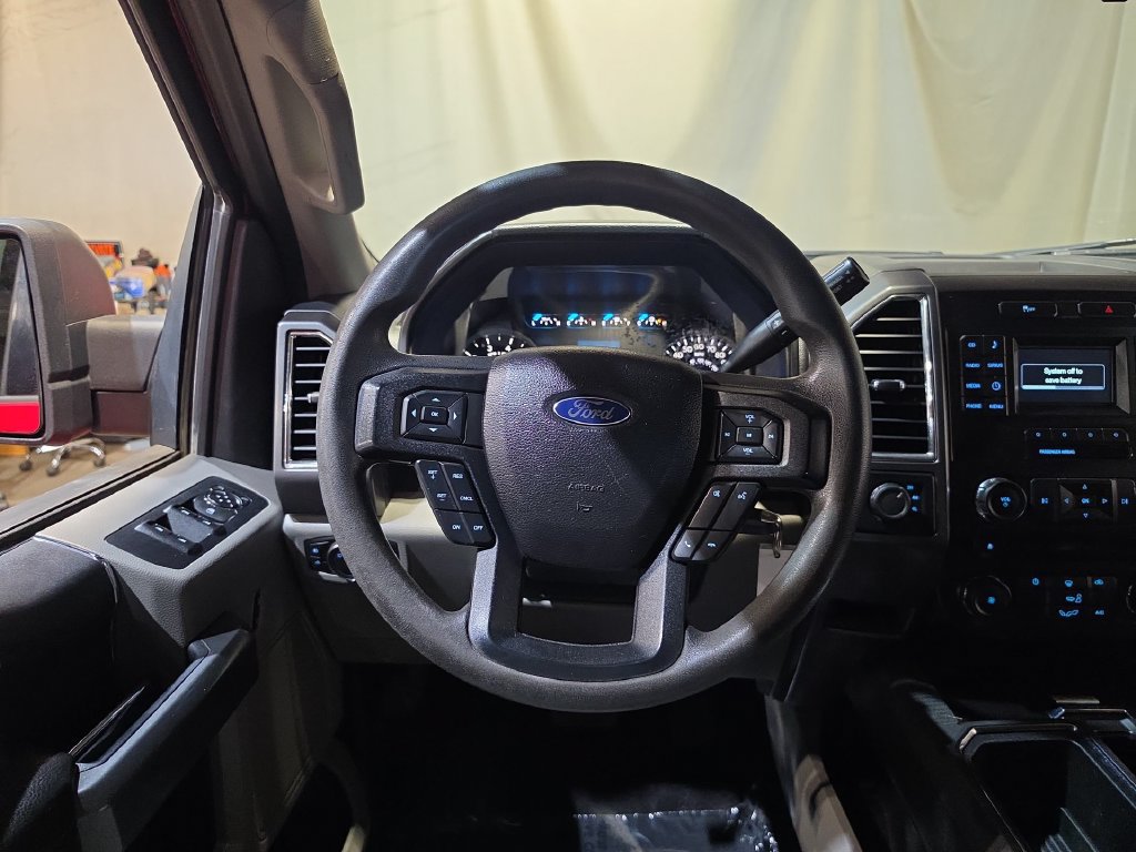Used 2016 Ford F150 XLT AWD/4WD image 11