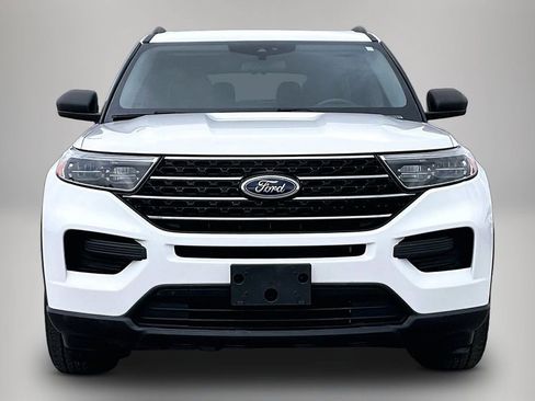 Used 2021 Ford Explorer XLT image 34