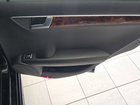 Used 2014 Mercedes-Benz C 300 4MATIC Sedan image 6