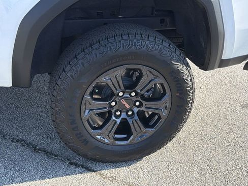 Used 2025 GMC Canyon Elevation image 30