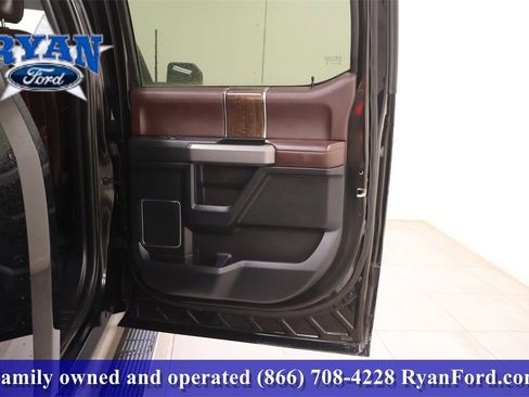 Used 2016 Ford F150 Platinum w/ Equipment Group 701A Luxury image 13