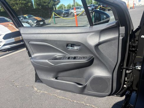 Used 2025 Nissan Versa SV FWD image 18