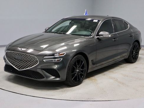 Used 2023 Genesis G70 2.0T image 9