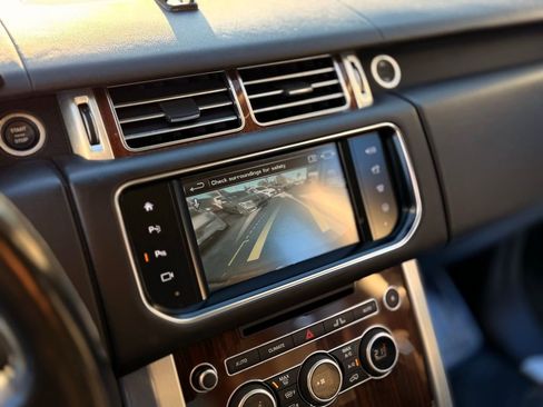 Used 2016 Land Rover Range Rover HSE image 18