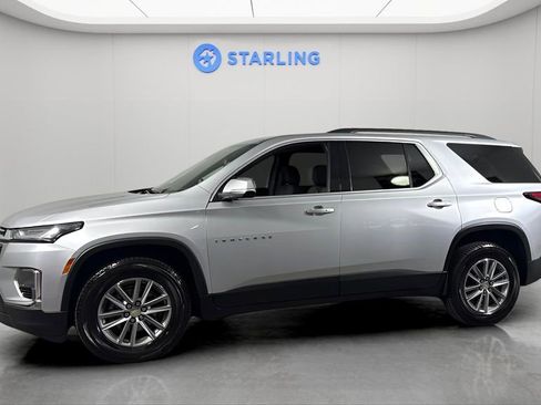 Used 2022 Chevrolet Traverse LT image 2