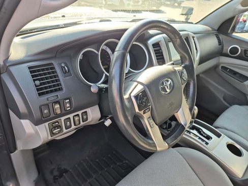 Used 2014 Toyota Tacoma 4x4 Double Cab w/ TRD Sport Package image 12