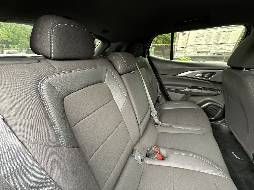 New 2026 Chevrolet Equinox EV LT FWD image 28