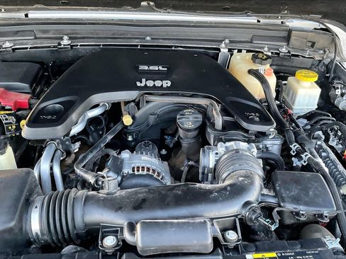 Used 2020 Jeep Gladiator Sport w/ Quick Order Package 24S image 10