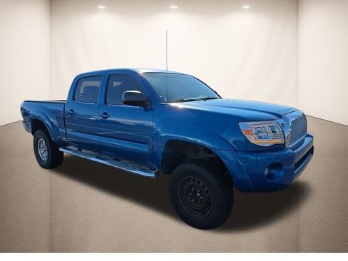 Used 2005 Toyota Tacoma PreRunner image 2