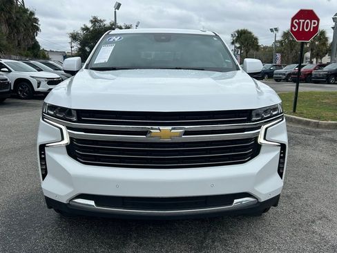 Used 2024 Chevrolet Suburban LT image 3