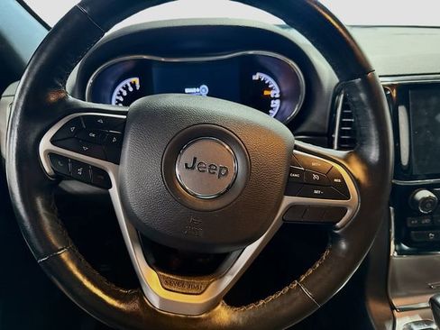 Used 2020 Jeep Grand Cherokee Altitude image 18