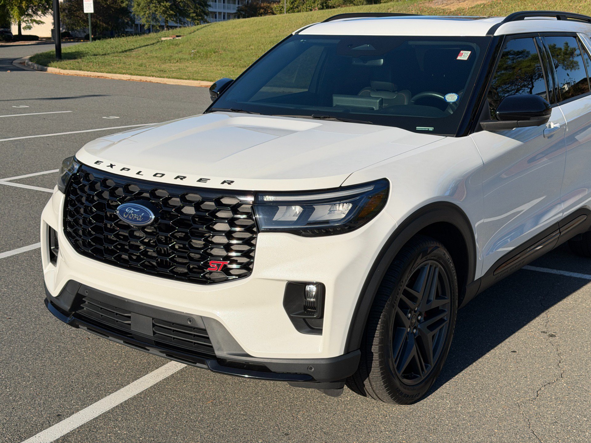 Used 2025 Ford Explorer ST AWD/4WD image 18