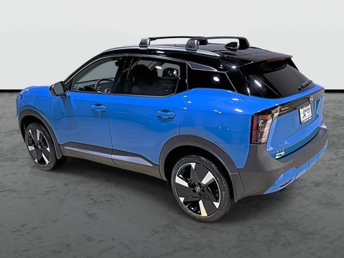 New 2026 Nissan Kicks SR w/ Illumination Package AWD/4WD image 2