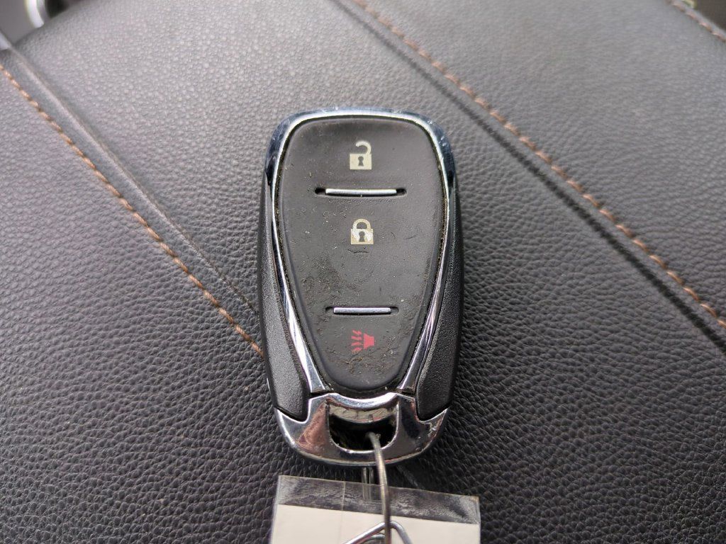 Used 2020 Chevrolet Traverse LS FWD image 35