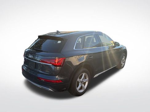Used 2023 Audi Q5 2.0T Premium w/ Convenience Package image 5