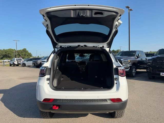 Used 2026 Jeep Compass Trailhawk AWD/4WD image 35
