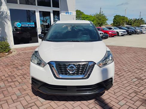 Used 2020 Nissan Kicks S image 72