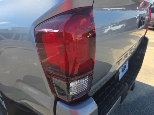 Used 2020 Toyota Tacoma SR w/ SR Convenience Package RWD image 34