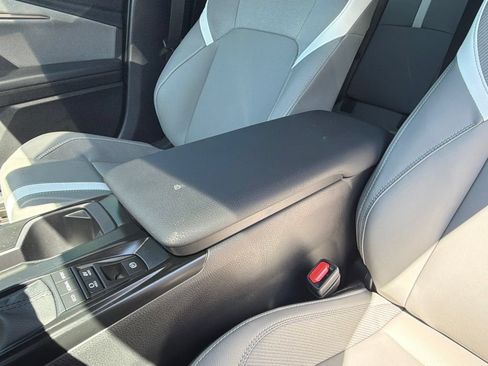 Used 2025 Toyota Camry SE FWD image 21