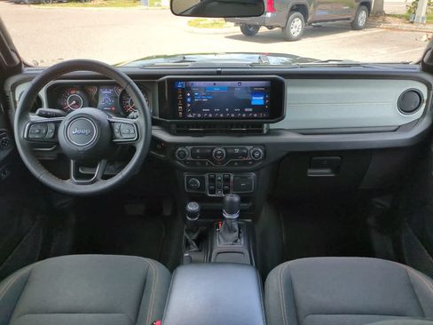 Used 2024 Jeep Wrangler Unlimited Sport AWD/4WD image 14