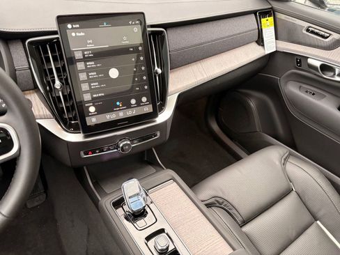 New 2026 Volvo XC90 B5 Ultra image 24