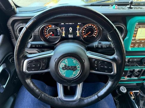 Used 2020 Jeep Wrangler Unlimited Sahara image 28