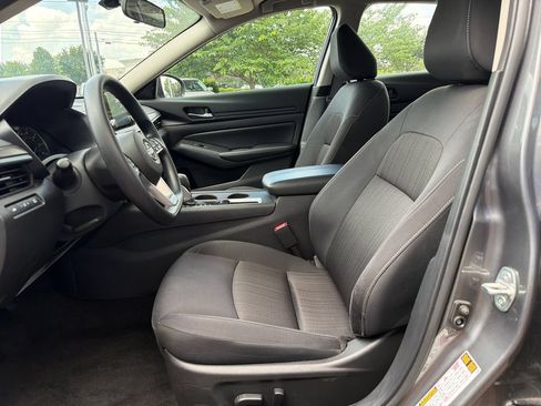 Used 2025 Nissan Altima 2.5 SV FWD image 22