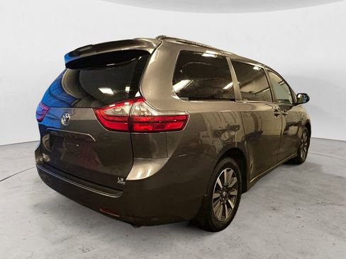 Used 2020 Toyota Sienna LE image 5