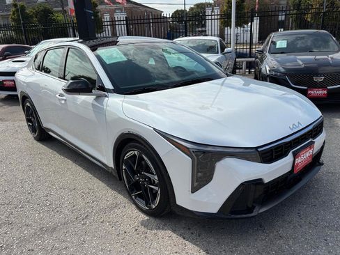 Used 2025 Kia K4 GT-Line w/ GT-Line Premium Package image 4