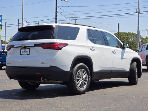 Used 2023 Chevrolet Traverse LT FWD image 25