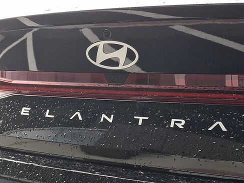 New 2026 Hyundai Elantra SEL Sport Premium FWD image 11