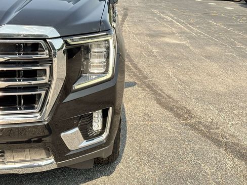Used 2024 GMC Yukon XL SLT w/ SLT Luxury Package RWD image 10