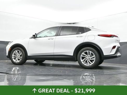 Used 2025 Buick Envista Preferred image 48
