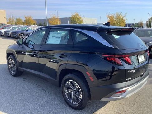 New 2026 Hyundai Tucson Blue SE image 5