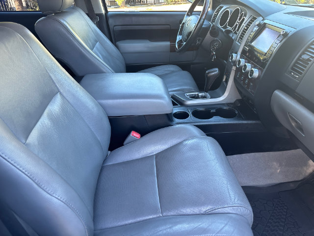 Used 2011 Toyota Tundra Limited w/ Platinum Pkg AWD/4WD image 17