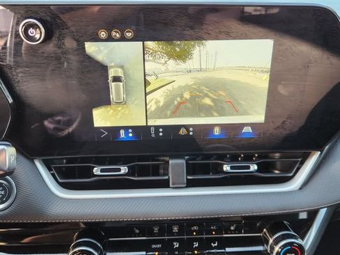 Certified 2025 Chevrolet Equinox LT w/ Safety and Technology Package FWD image 17