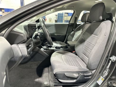 Used 2025 Kia K4 EX image 13