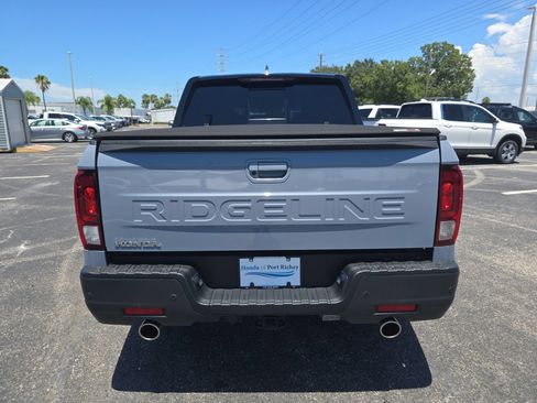 Used 2025 Honda Ridgeline Black Edition image 4