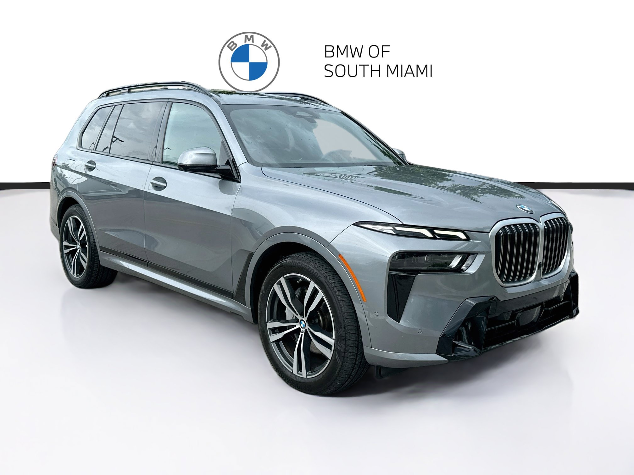 Used 2024 BMW X7 xDrive40i w/ M Sport Package AWD/4WD image 1
