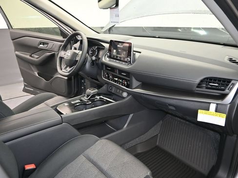 Certified 2026 Nissan Rogue SV w/ Cold Weather Package FWD image 29