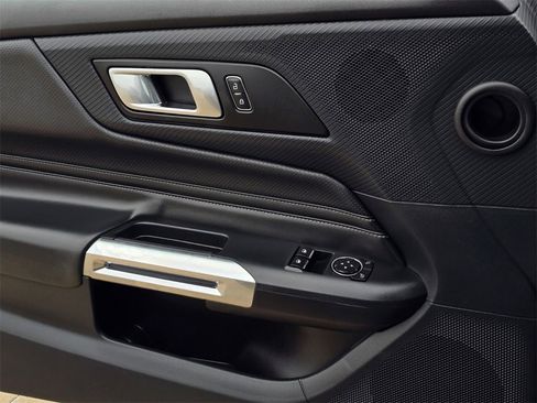 Used 2024 Ford Mustang Premium image 21