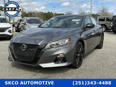 Used 2022 Nissan Altima 2.5 SR w/ Midnight Edition Package