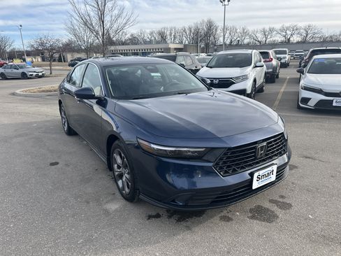 Used 2023 Honda Accord EX image 2