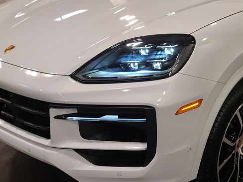 New 2026 Porsche Cayenne image 32