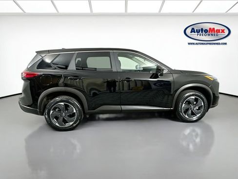Used 2025 Nissan Rogue SV image 9