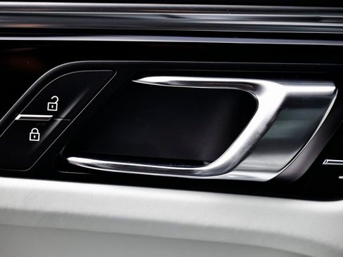 Certified 2026 Porsche Macan AWD/4WD image 20