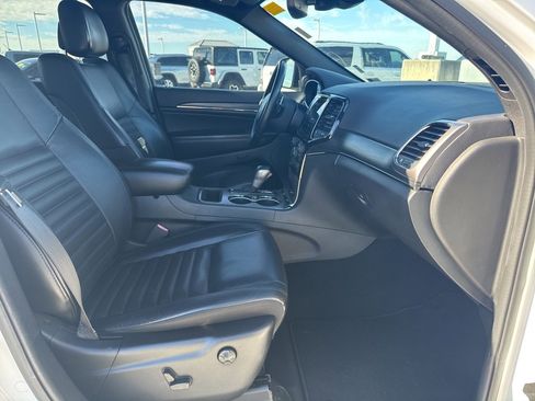 Used 2019 Jeep Grand Cherokee Limited X image 10