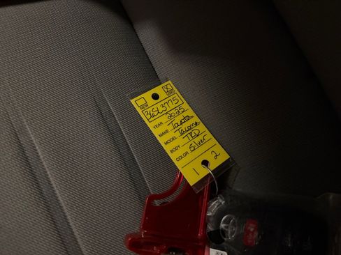 Used 2025 Toyota Tacoma TRD Sport w/ TRD Sport Upgrade Package image 37