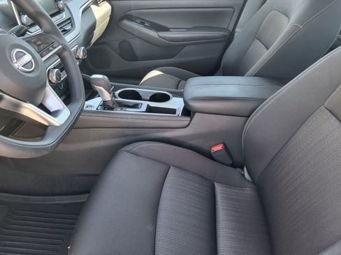 Used 2023 Nissan Altima 2.5 SV FWD image 26